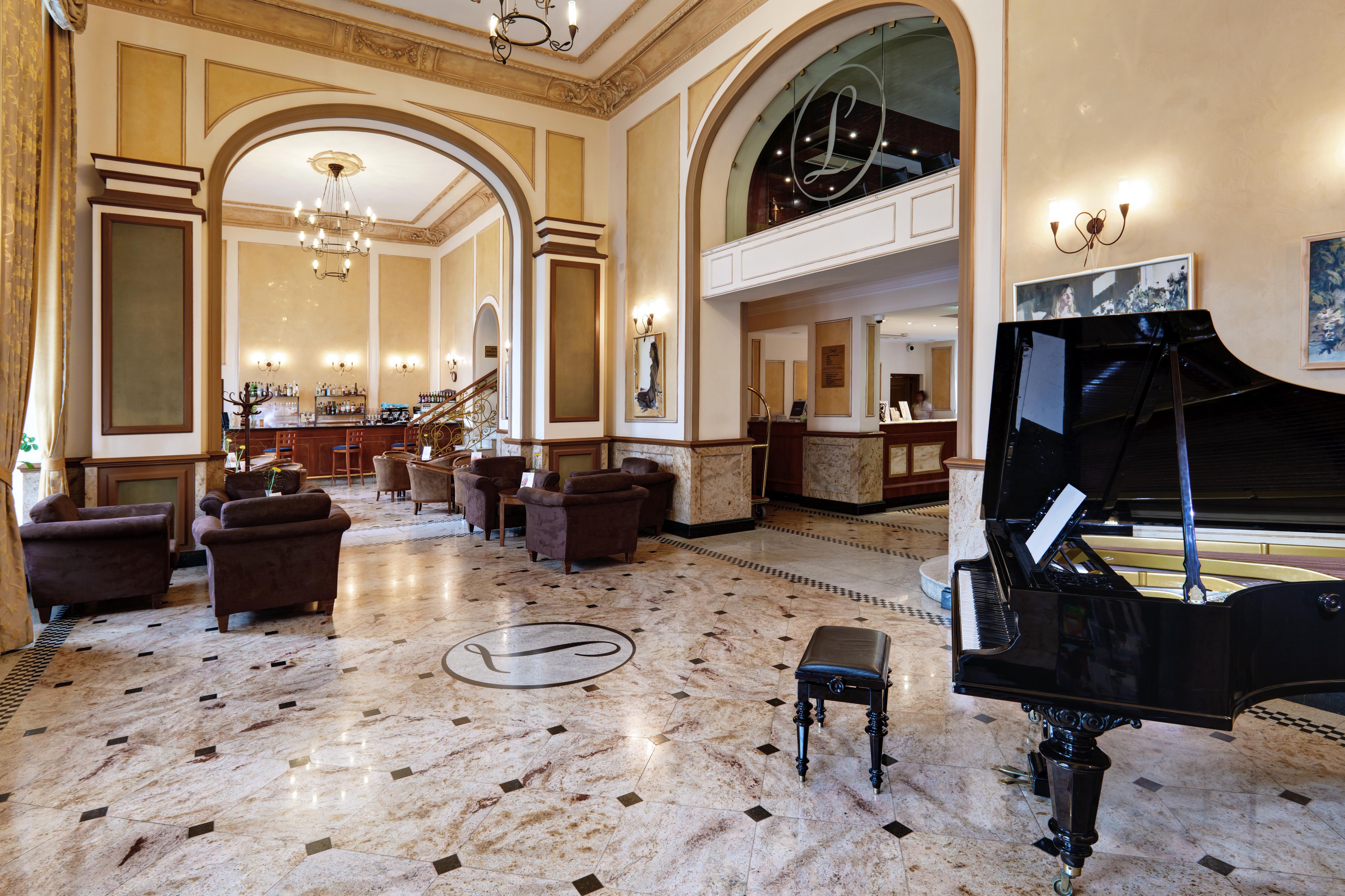 Ibb Hotel Grand Hotel Люблин Екстериор снимка